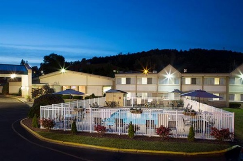 Quality Inn & Suites Vestal Binghamton Near University image 1
